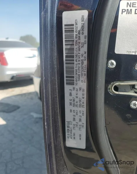 2017 Ram 1500 Slt z USA, uszkodzony, nr VIN 1C6RR7GG3HS748645